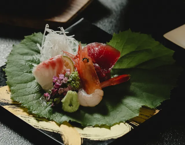 鮮魚のお造り（鮪、甘海老、鯛）